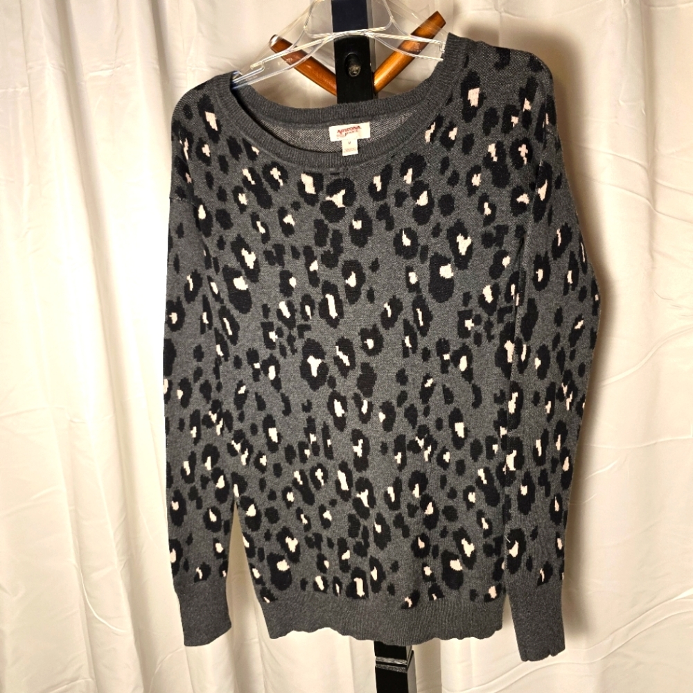 Arizona Jean Co Pink and Gray Crew‎ Neck Sweater